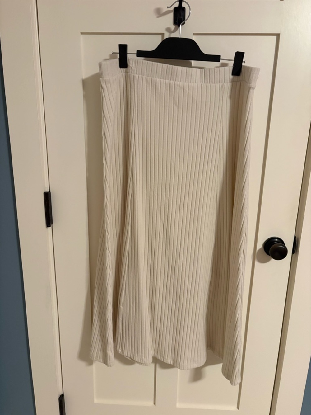 Old Navy Cream Ribbed Maxi Skirt